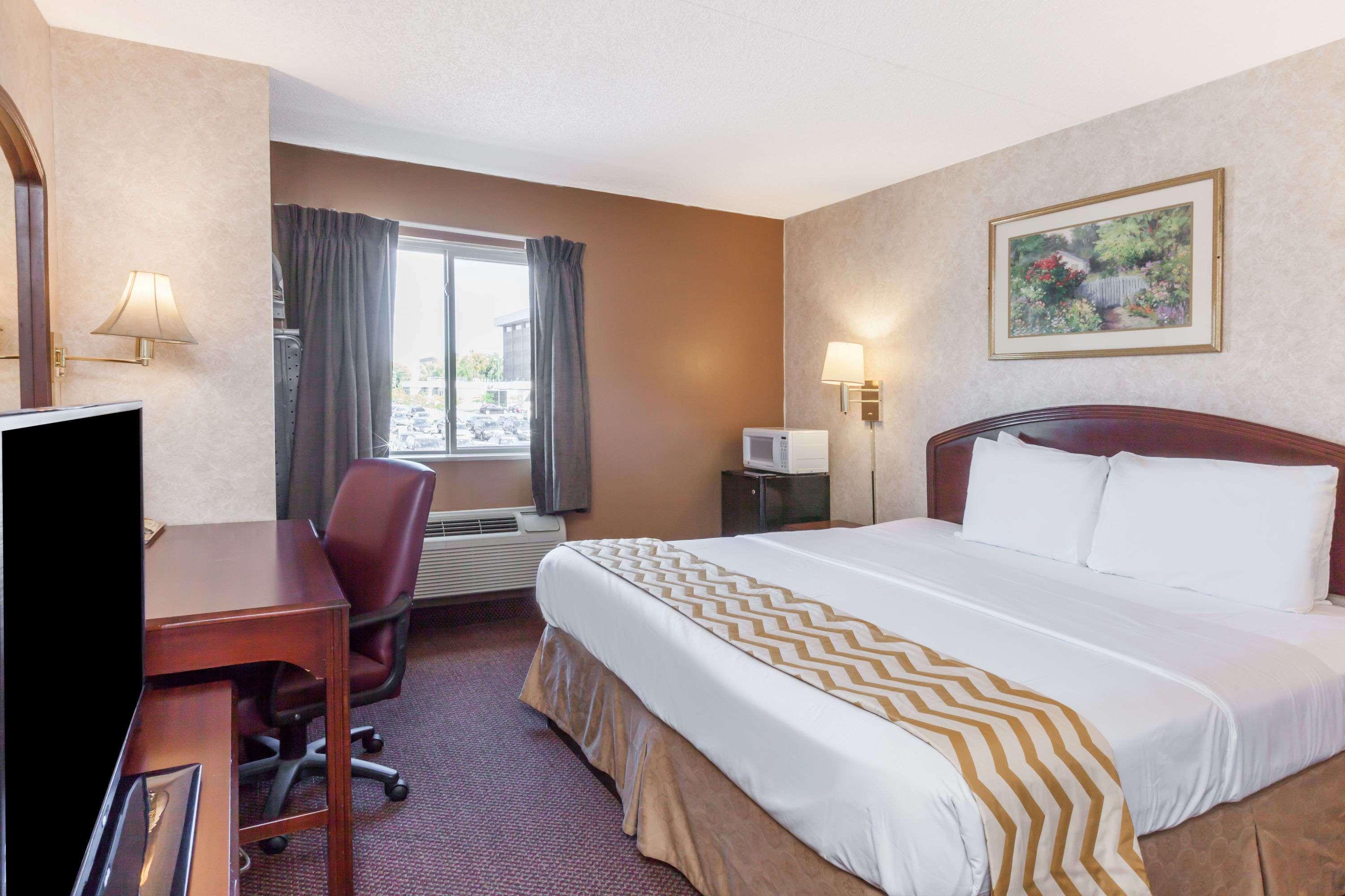 Travelodge Inn & Suites By Wyndham Albany Extérieur photo