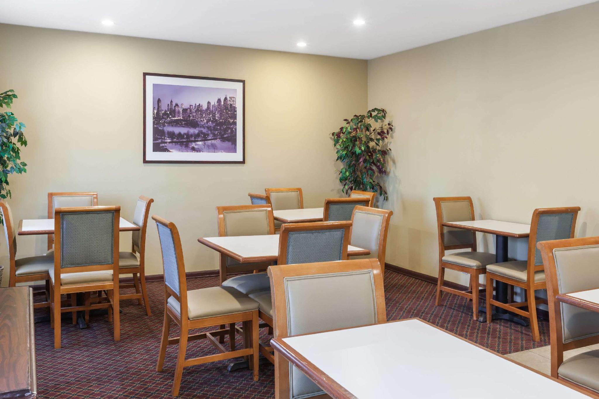 Travelodge Inn & Suites By Wyndham Albany Extérieur photo